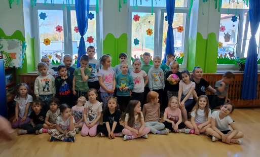 Zdjęcie do Wiewi&oacute;reczki" z wizytą u "Jeżyk&oacute;w